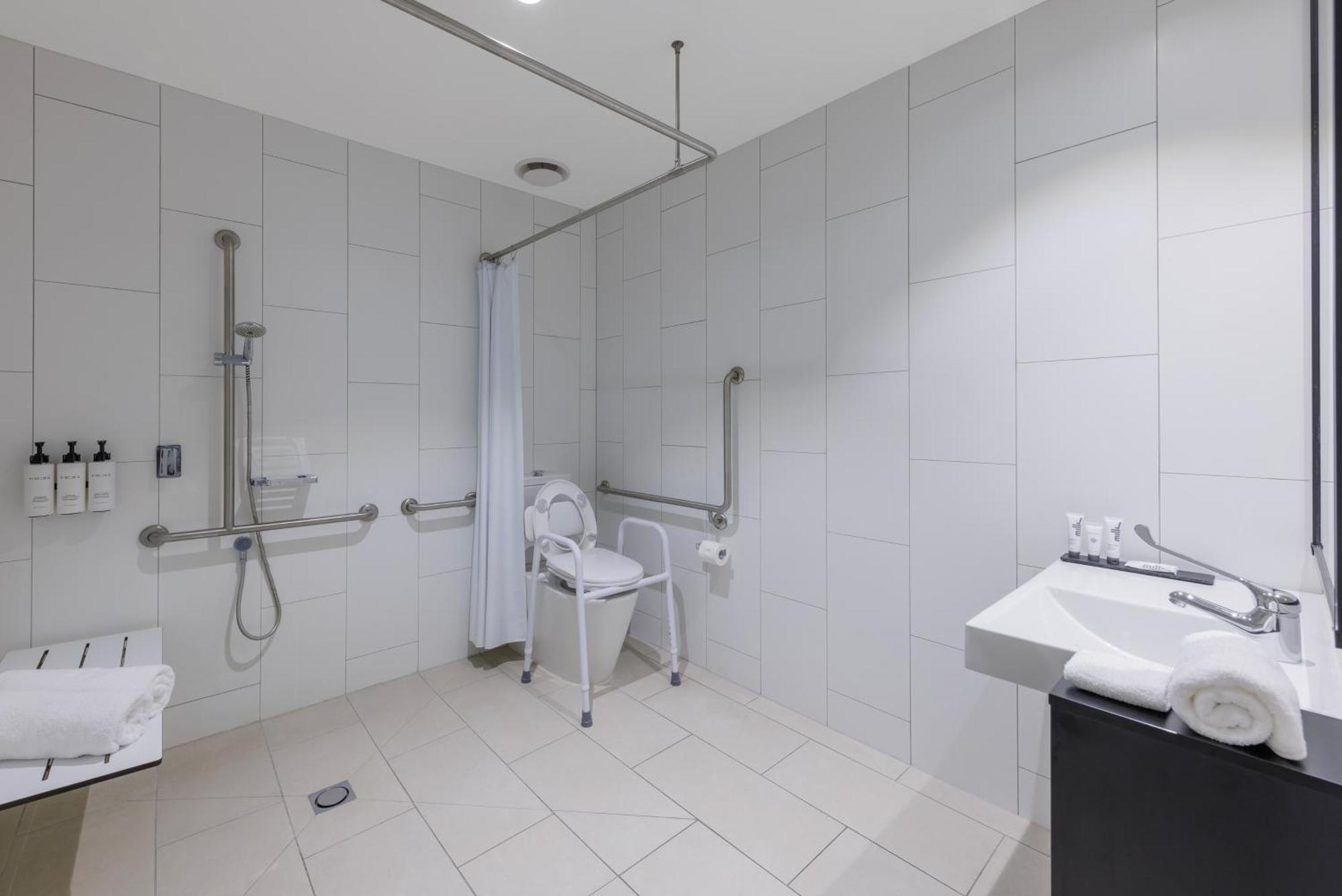 Quest Burwood East Aparthotel Exteriör bild